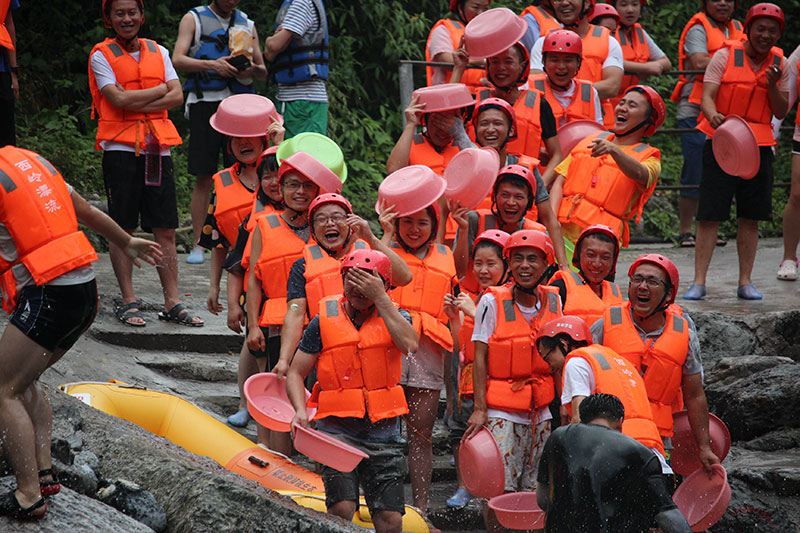 成都萬全電子 團(tuán)建活動 成都萬全電子 團(tuán)建活動